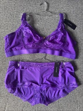 Natori Flora Violet Lace Wireless Bralette & Lace-Trim Shorts Set
